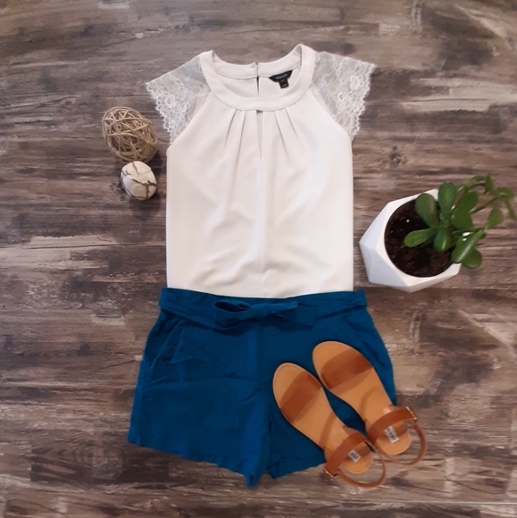 RW&CO. Tops - RW &Co Cream Blouse